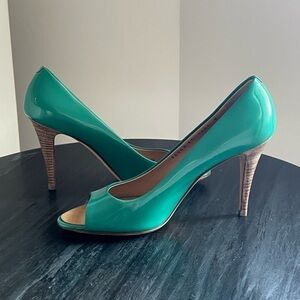 Giuseppe Zanotti Green Patent Leather Pumps. Excellent Condition.